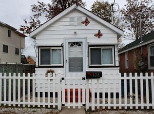 174 Moreland St, Staten Island, NY 10306