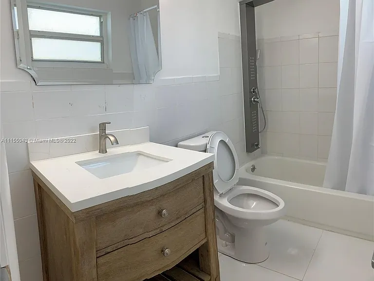 2225 NE 123rd St #115 — Photo 8
