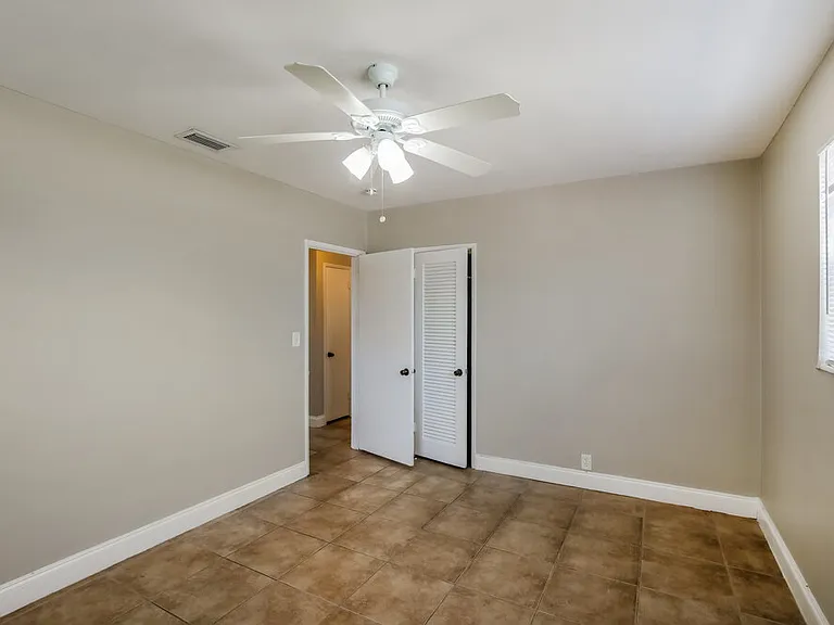 1810 De Soto Dr — Photo 11