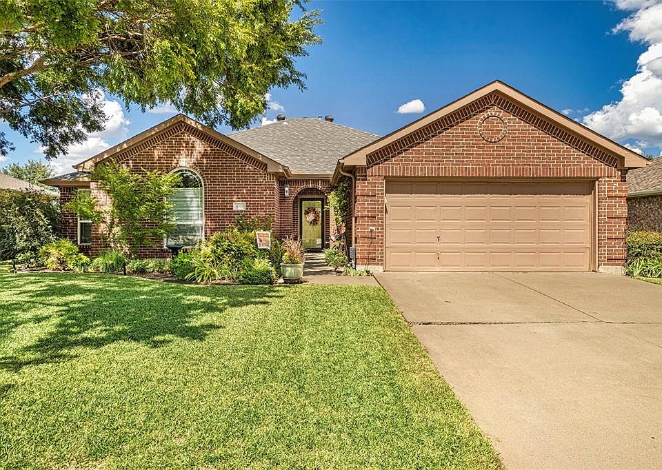 1st image of 4703 Bluebird Ln