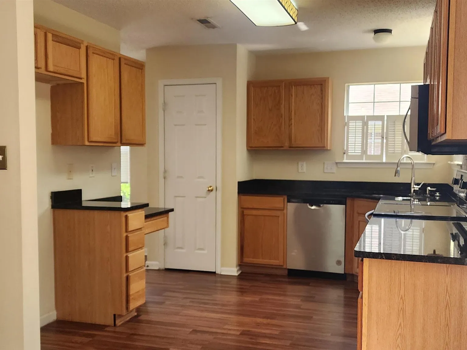 4 bed, 2.5 bath, 2287 sqft, $1,750 — Photo 3