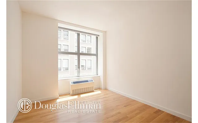 Rented by Douglas Elliman | media 23