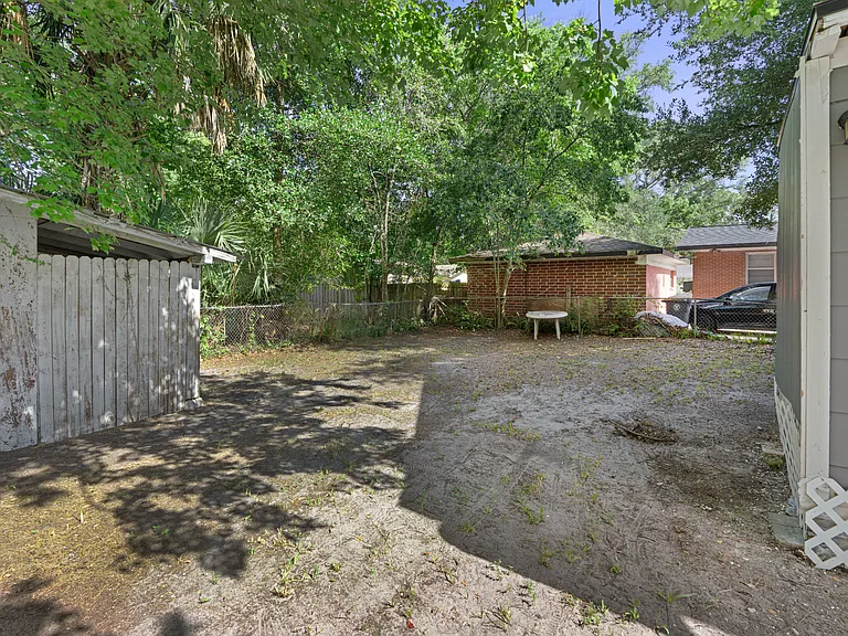 853 Saint Clair St — Photo 25