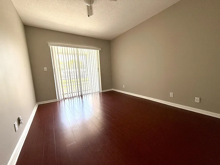 93 Sheffield St E #93-D — Photo 9