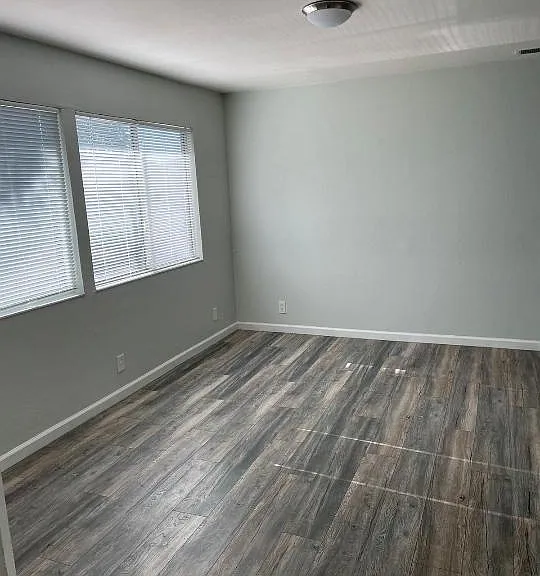 1039 Mohr Ln #D — Photo 1