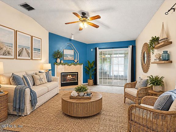 3rd image of 1655 SPRING BRANCH Drive E
