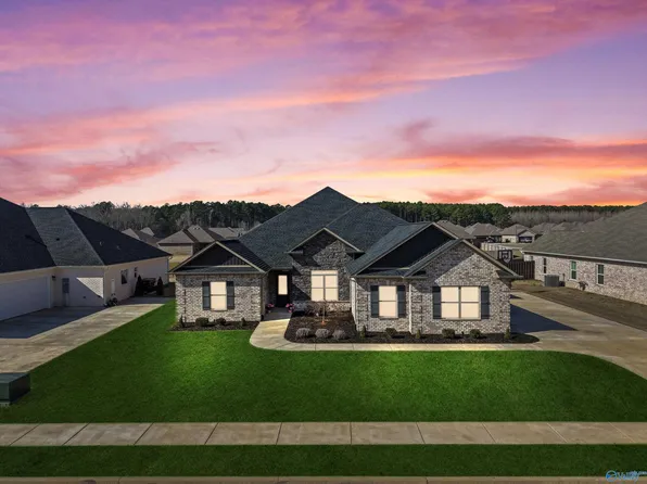 26149 Woodfield Dr, Athens, AL 35613