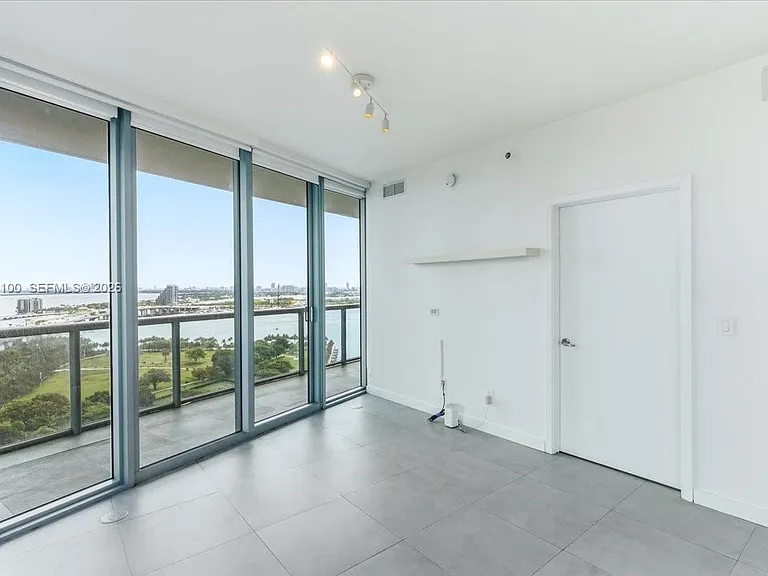 888 Biscayne Blvd #2212 — Photo 11