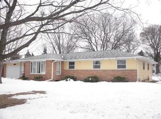 1105 Echo Ln, Green Bay, WI 54304