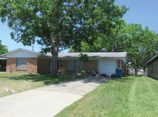 207 Houston St, Port Lavaca, TX 77979