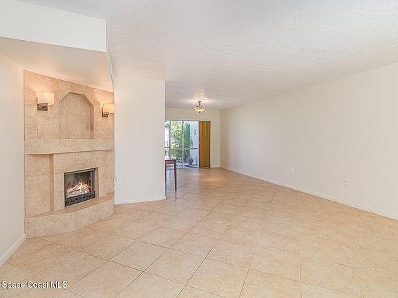 3rd image of 446 Blue Jay Ln