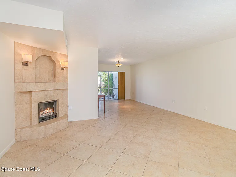 446 Blue Jay Ln — Photo 4