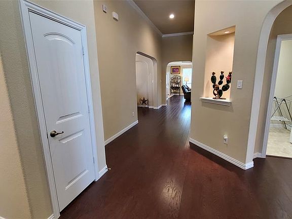 VIEW FROM ENTRY INTO FAMILY AREAS.