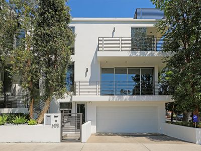 602 N Sweetzer Ave, Los Angeles, CA, 90048