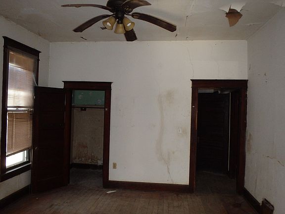4th image of 602 E Chandler Ave