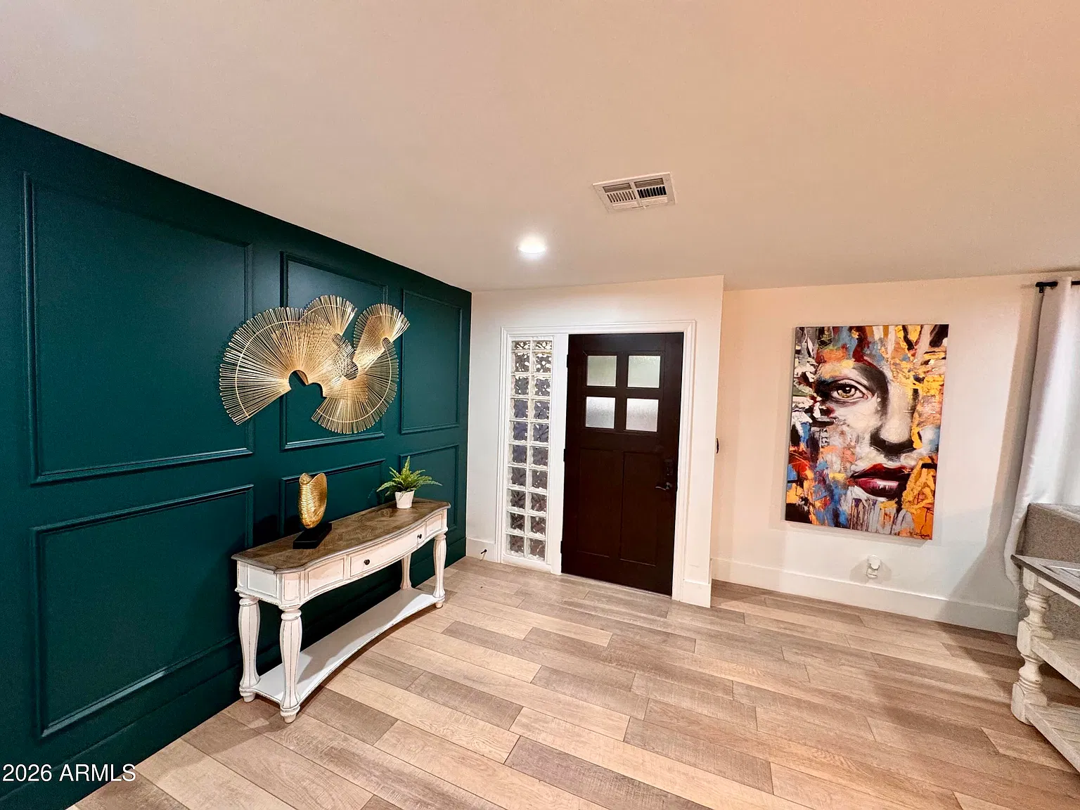 3 bed, 2.0 bath, 1808 sqft, $3,600 — Photo 3