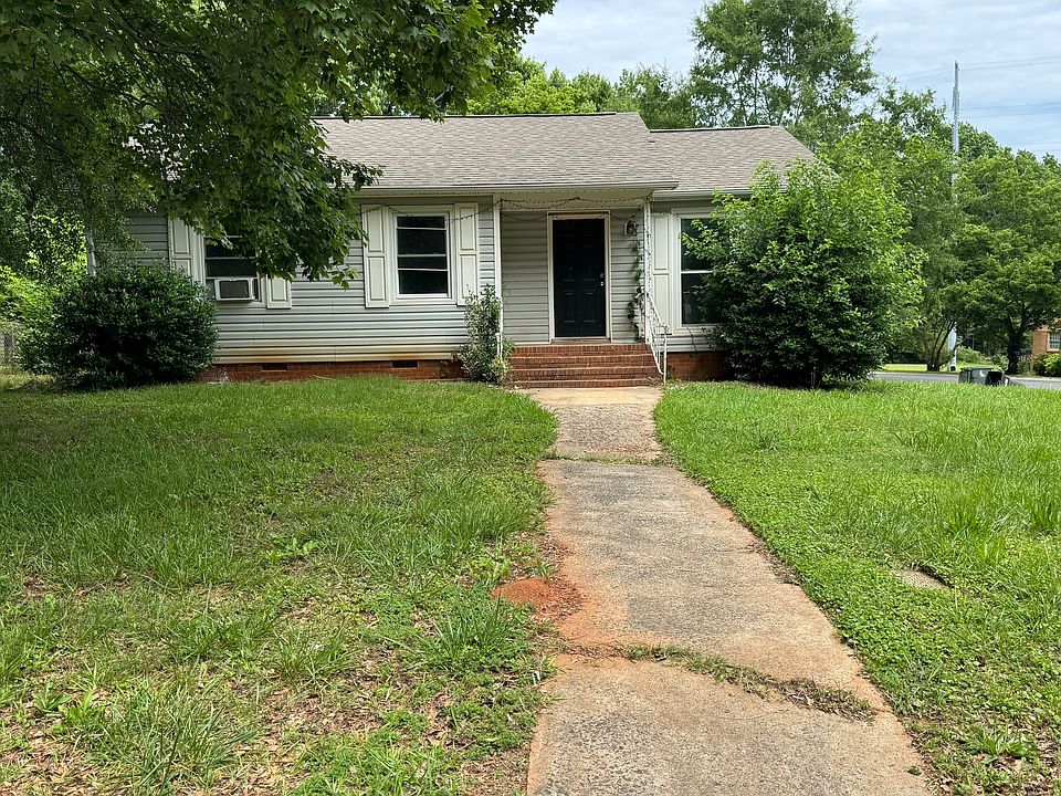 2nd image of 500 Colony Rd