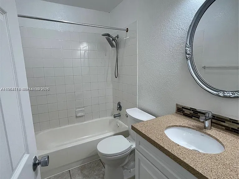 821 NW 46th Ave — Photo 3