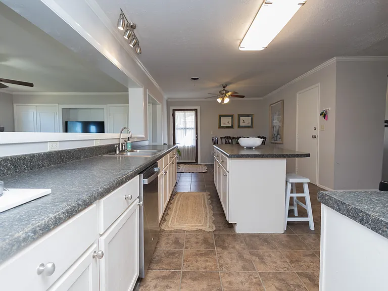 107 Clubview Rd — Photo 7