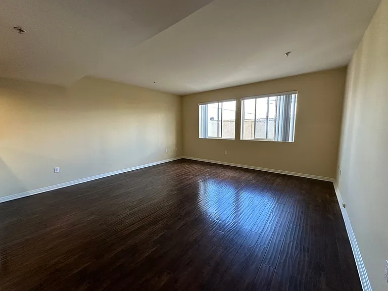 Bella Villa - Laurel — Photo 8