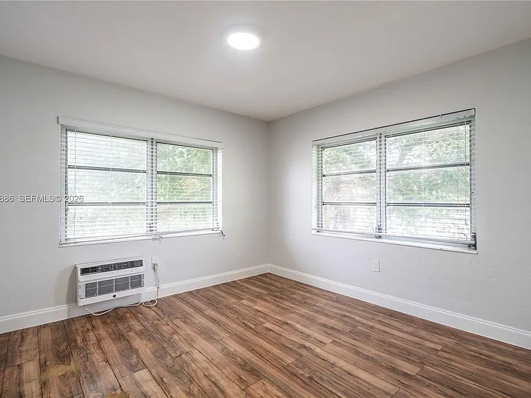 433 NE 82nd St #11 — Photo 15