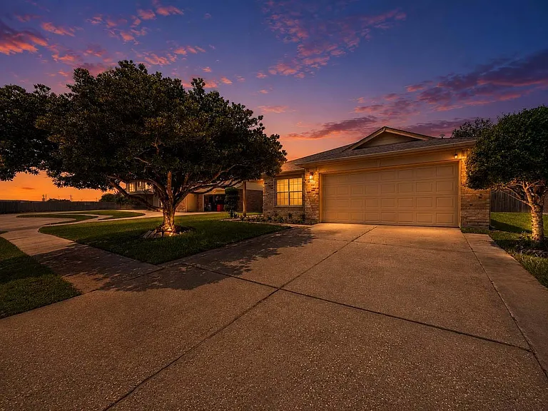 3209 Wheatmeadow Ct — Photo 2