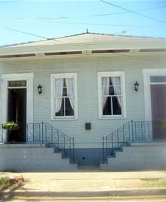 1st image of 928 Touro St