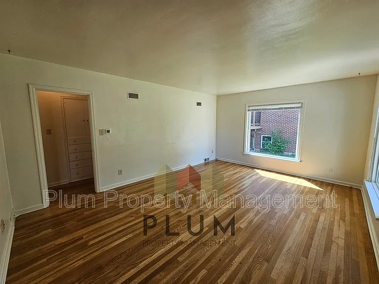 407 S 5th St E — Photo 14