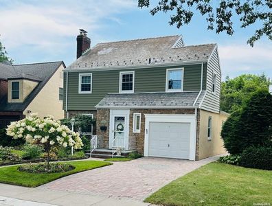 16 Revere Drive W, Floral Park, NY, 11001