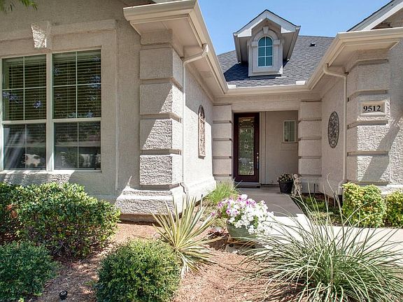 3rd image of 9512 Sandlewood Dr