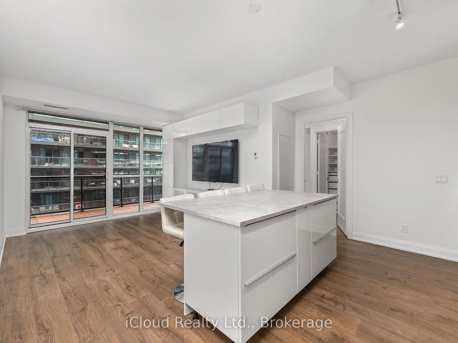 2 bed, $3,500 — Photo 4