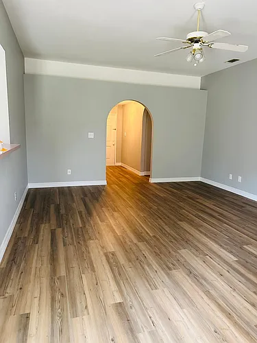 106 Ash Dr Photo 1