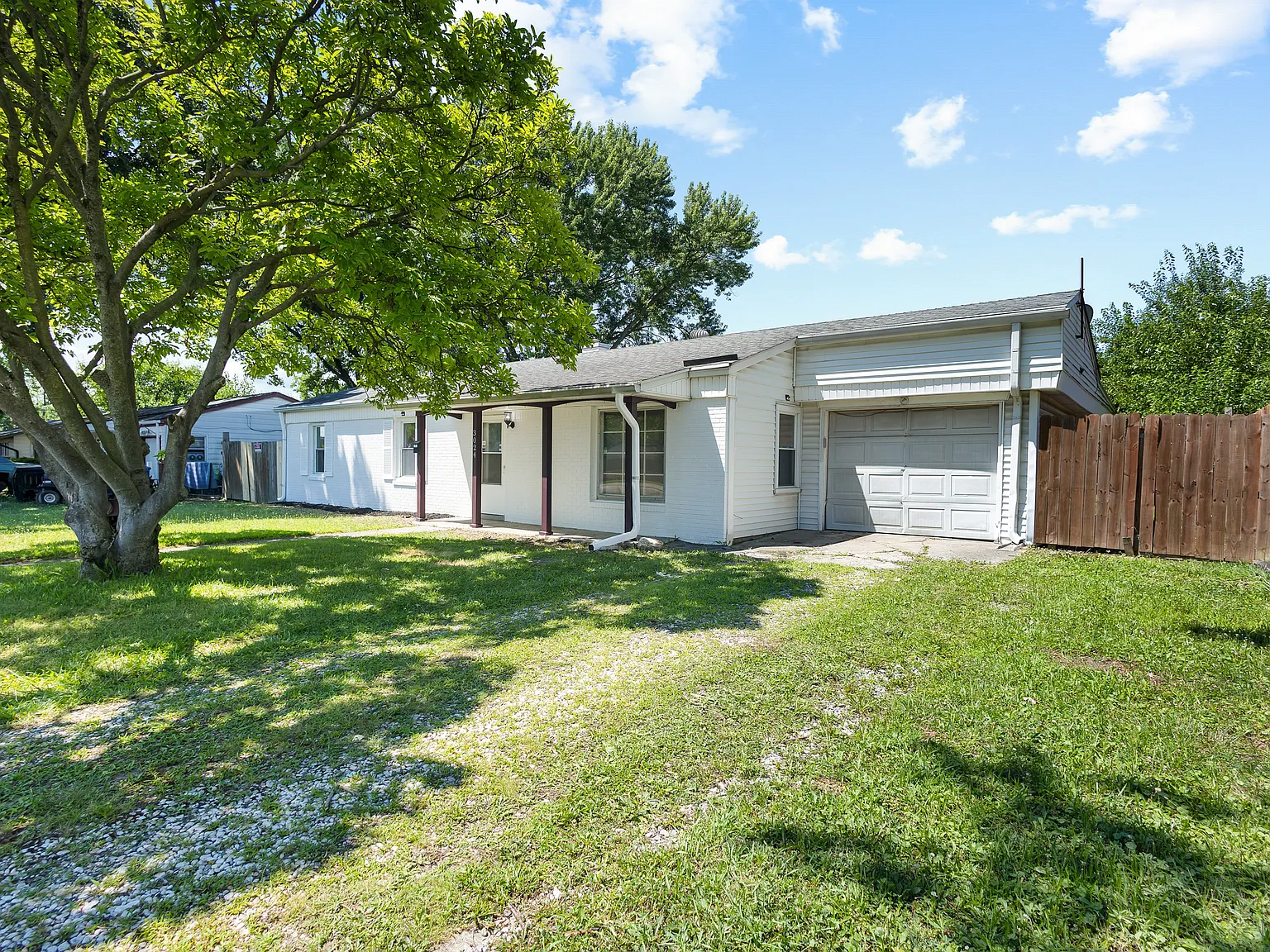 3 bed, 1.5 bath, 1200 sqft, $1,450 — Photo 3