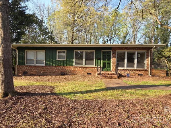 3718 Country Club Dr, Charlotte, NC 28205