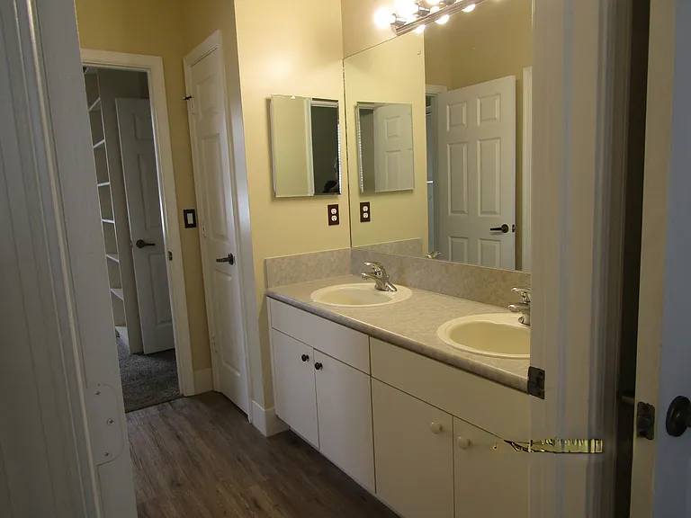 1756 SW Jamesport Dr — Photo 22