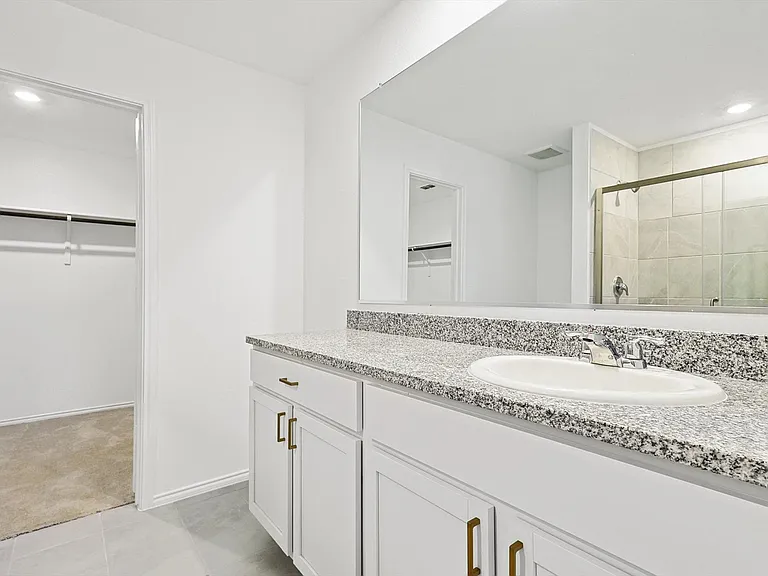 1312 Claireborne Ct — Photo 14