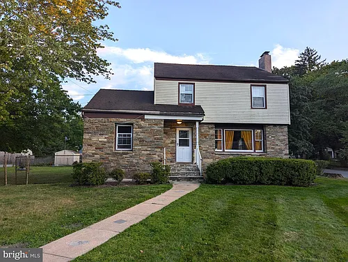 21 Steinway Ave Photo 1