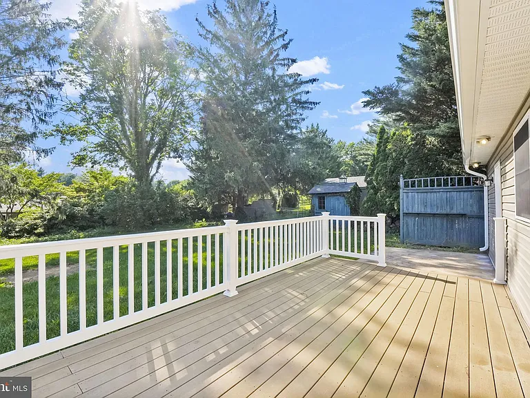 810 Wisteria Dr — Photo 45