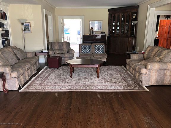 4th image of 127 Larchwood Ave