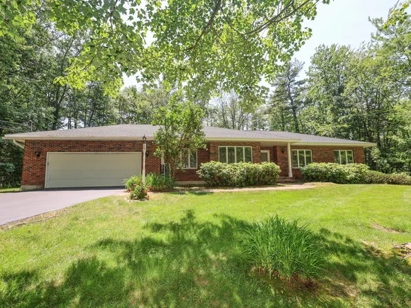 29 Rosewood Circle, Kennebunk, ME 04043