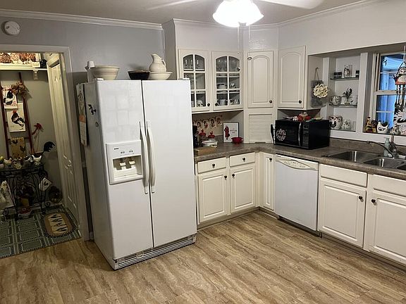 5th image of 300 Lightfoot Rd