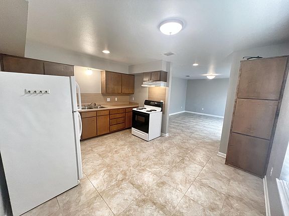 4th image of 319 Bobolink Dr