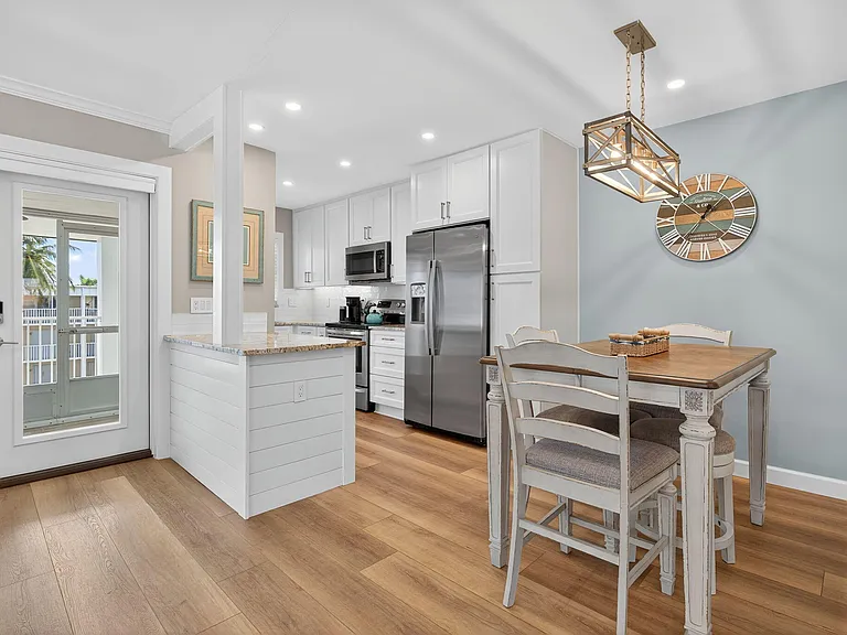 110 Shore Ct #301 — Photo 18