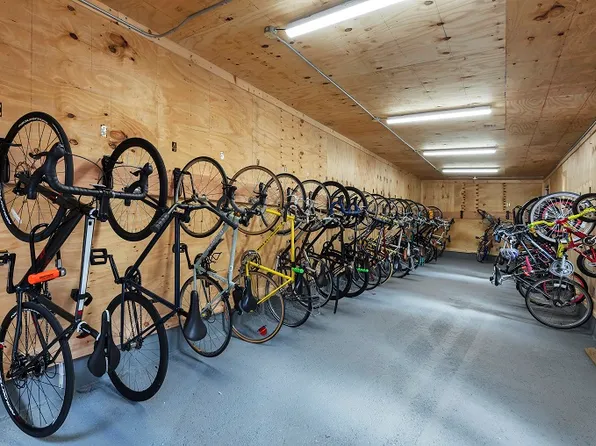 373 Wythe Avenue image 8 of 11