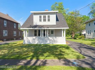 10 Lincoln Ave, Delmar, NY 12054