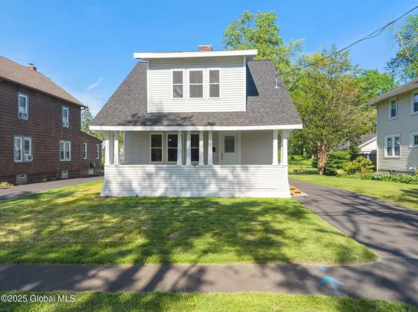10 Lincoln Avenue, Delmar, NY 12054