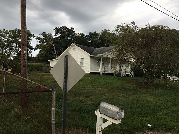 3rd image of 1901 Derting St