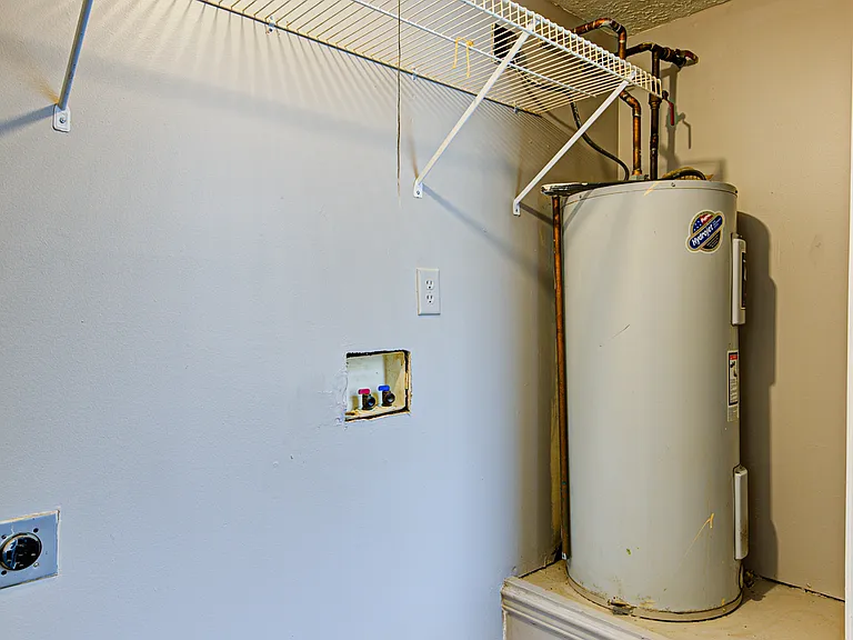 1307 E Market St #1 — Photo 11
