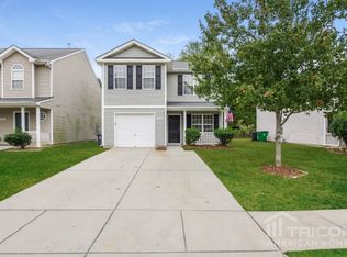5448 Henderson Oaks Dr, Charlotte, NC 28269