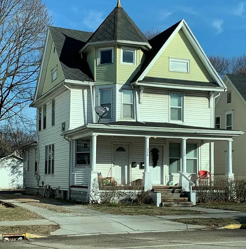 2 bed, 970 sqft, $1,050 — Photo 1
